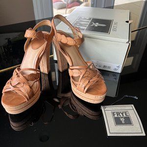 Frye Lena Leaf Ankle Sandal in Tan Leather